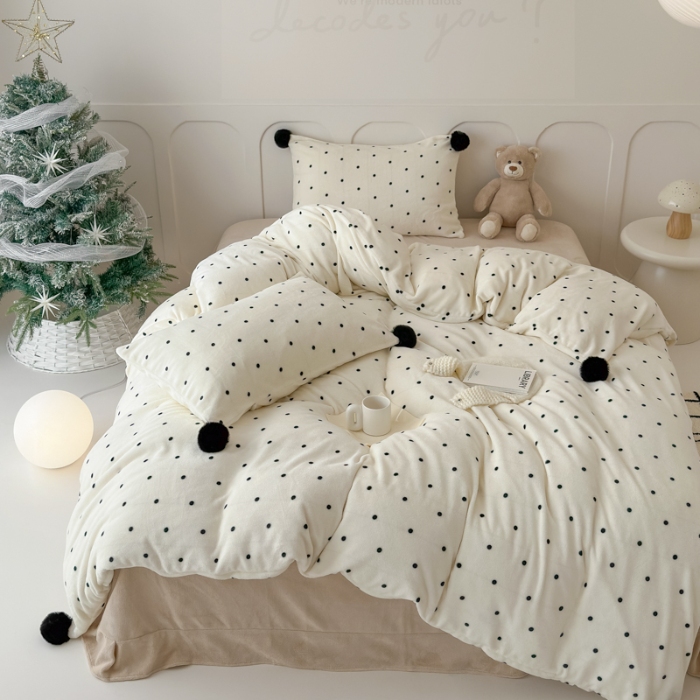 91家纺网 家纺一手货源 找家纺 梵星摄影  卡通绒类套件拍摄赏析