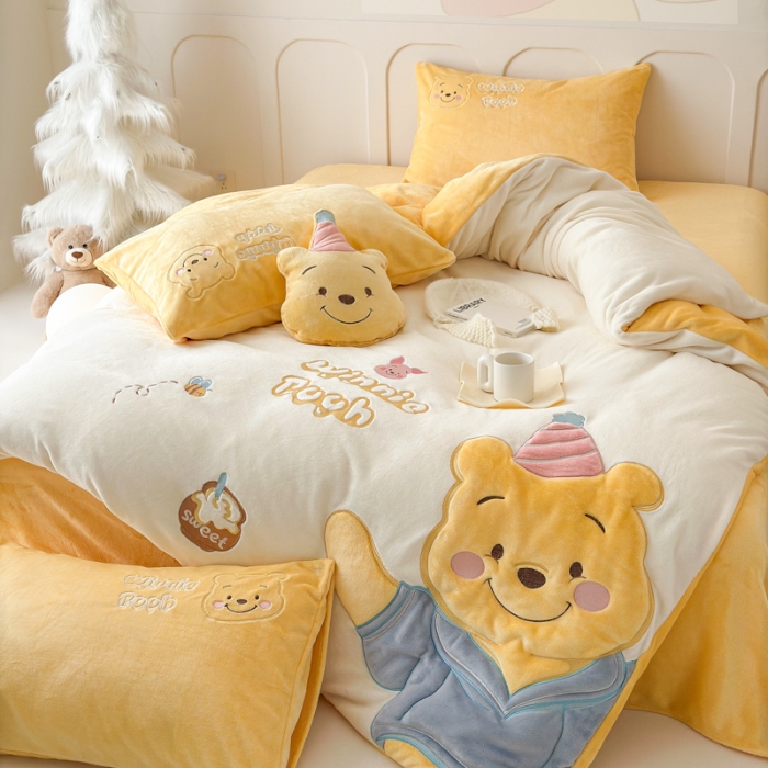 91家纺网 家纺一手货源 找家纺 梵星摄影  卡通绒类套件拍摄赏析