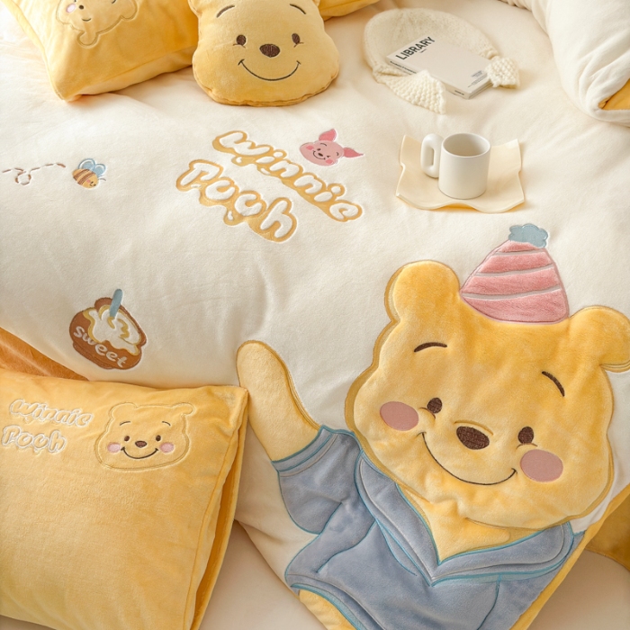 91家纺网 家纺一手货源 找家纺 梵星摄影  卡通绒类套件拍摄赏析