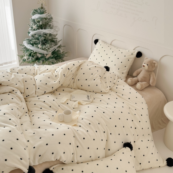 91家纺网 家纺一手货源 找家纺 梵星摄影  卡通绒类套件拍摄赏析