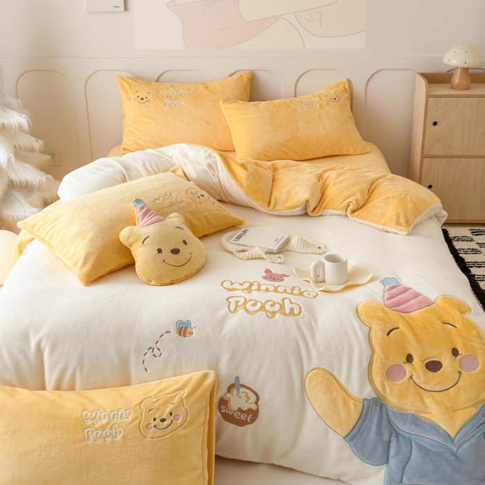 91家纺网 家纺一手货源 找家纺 梵星摄影  卡通绒类套件拍摄赏析