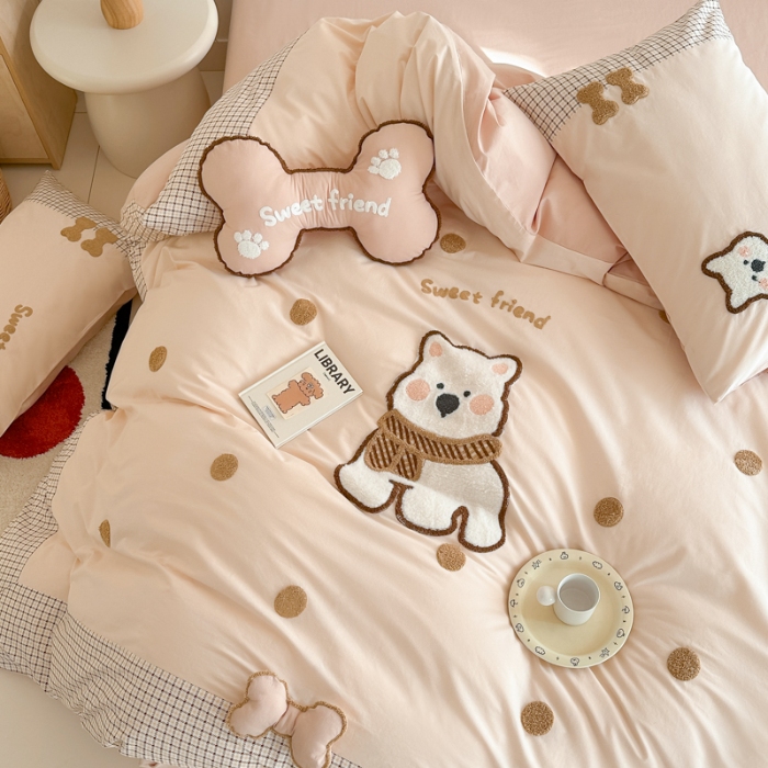 91家纺网 家纺一手货源 找家纺 梵星摄影  卡通贴布绣套件拍摄样片