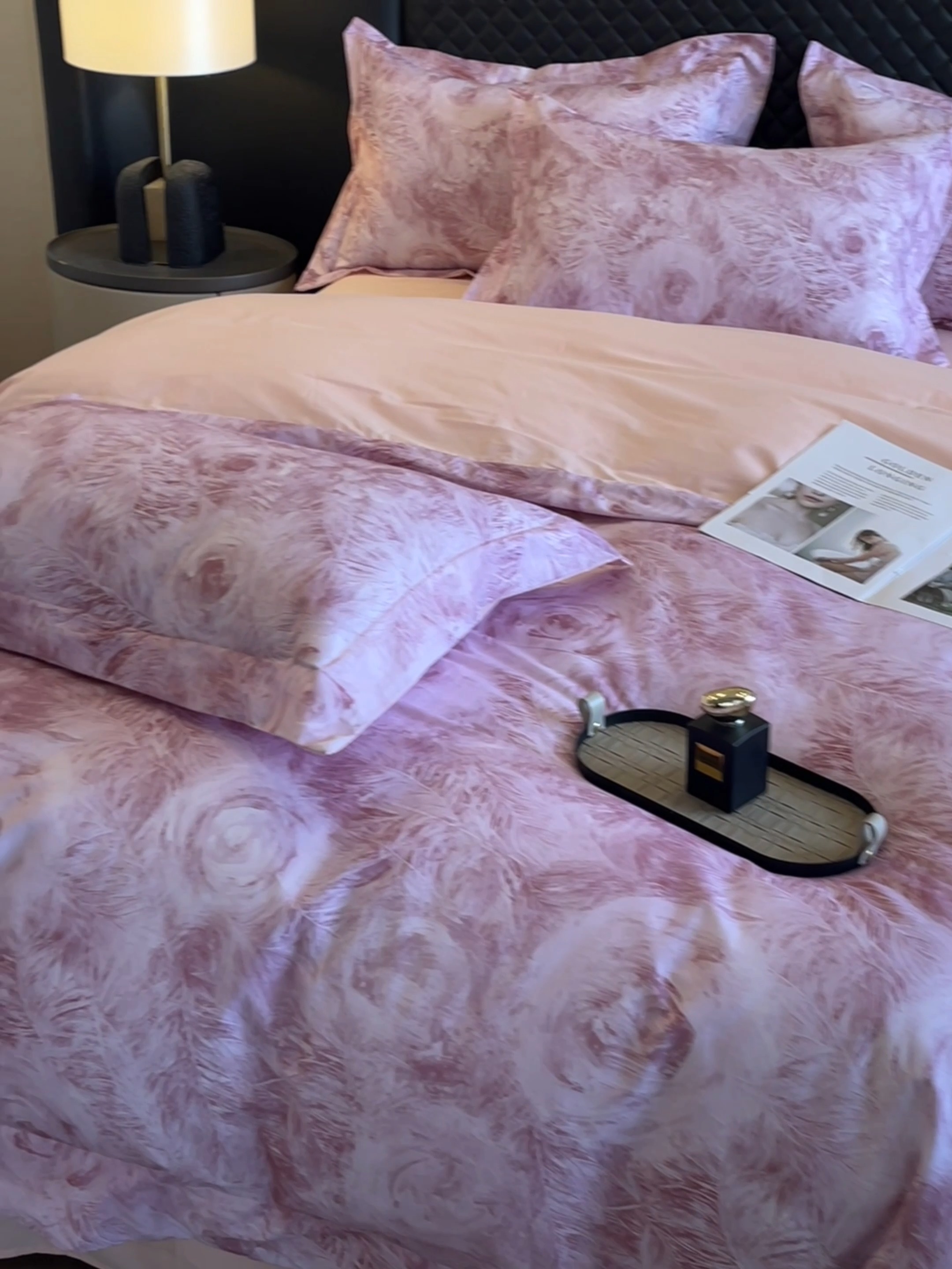 91家纺网 家纺一手货源 找家纺 （总）（控价）2025新款 专版花型 高克重A类 全棉长绒棉数码印花四件套-秘密花园