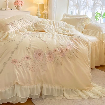 91家纺网 家纺一手货源 找家纺 （总）亲亲公主 2025新款全棉绣花+蕾丝双层花边四件套-奶油玫瑰