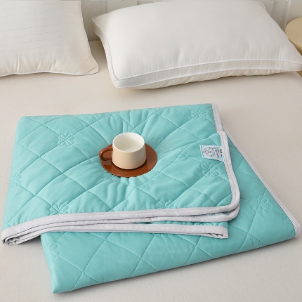 91家纺网 家纺一手货源 找家纺 （总）眠多宝 2025新款冰激凌凉感丝纯色夏被被子被芯（跨境电商）