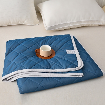 91家纺网 家纺一手货源 找家纺 （总）眠多宝 2025新款冰激凌凉感丝纯色夏被被子被芯（跨境电商）