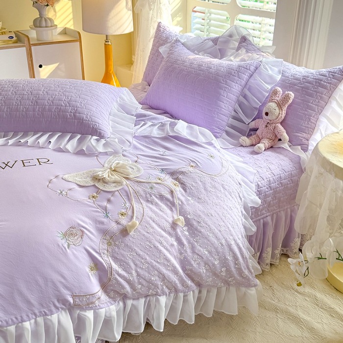91家纺网 家纺一手货源 找家纺 苏米娜家纺2025春夏新品韩版甜美公主风全棉双层纱水洗棉床盖四件套刺绣针织棉双层纱纯棉棉麻全棉少女心夹棉床裙款夏被款床盖四件套 幻蝶-梦幻紫