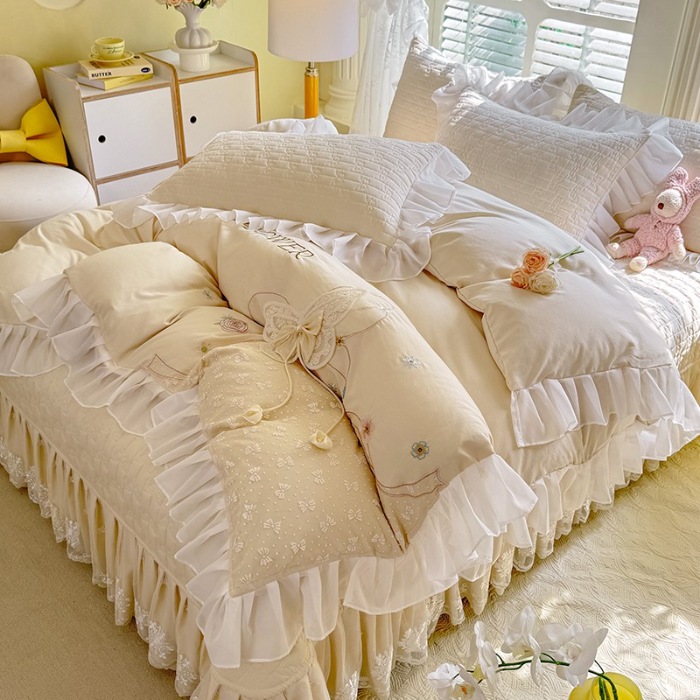 91家纺网 家纺一手货源 找家纺 苏米娜家纺2025春夏新品韩版甜美公主风全棉双层纱水洗棉床盖四件套刺绣针织棉双层纱纯棉棉麻全棉少女心夹棉床裙款夏被款床盖四件套 幻蝶-奶油白