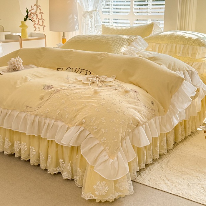 91家纺网 家纺一手货源 找家纺 苏米娜家纺2025春夏新品韩版甜美公主风全棉双层纱水洗棉床盖四件套刺绣针织棉双层纱纯棉棉麻全棉少女心夹棉床裙款夏被款床盖四件套 幻蝶-嫩黄