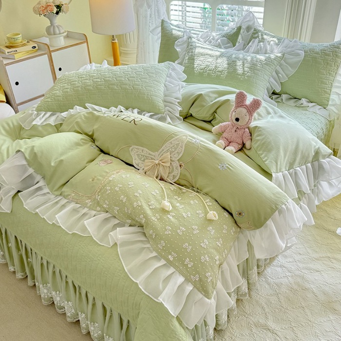 91家纺网 家纺一手货源 找家纺 苏米娜家纺2025春夏新品韩版甜美公主风全棉双层纱水洗棉床盖四件套刺绣针织棉双层纱纯棉棉麻全棉少女心夹棉床裙款夏被款床盖四件套 幻蝶-嫩芽绿