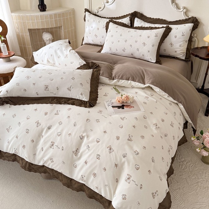 91家纺网 家纺一手货源 找家纺 苏米娜家纺2025春夏新款韩版复古花边A类有氧针织棉双层纱四件套纯棉麻泡泡棉小竺棉四件套法式赫本风水洗棉床盖款四件套 欢乐熊