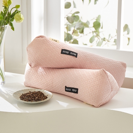 91家纺网 家纺一手货源 找家纺 （总）2025新款 冰丝甜荞麦三角枕头全荞麦护颈按摩学生成人枕芯