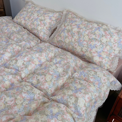 91家纺网 家纺一手货源 找家纺 （总）荣轩2025新款全棉双层纱镂空花边工艺款四件套（铺床版）