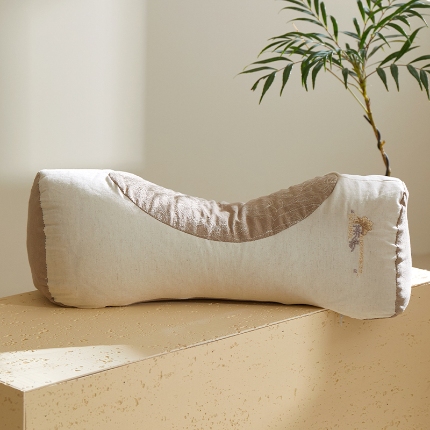 91家纺网 家纺一手货源 找家纺 （总）2025新款 全棉简约荞麦枕 宫廷风骨头荞麦立体护颈枕枕头枕芯