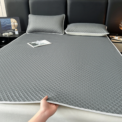 91家纺网 家纺一手货源 找家纺 湘之帛 2025新款华夫格冰豆豆凉席 米字格-高级灰