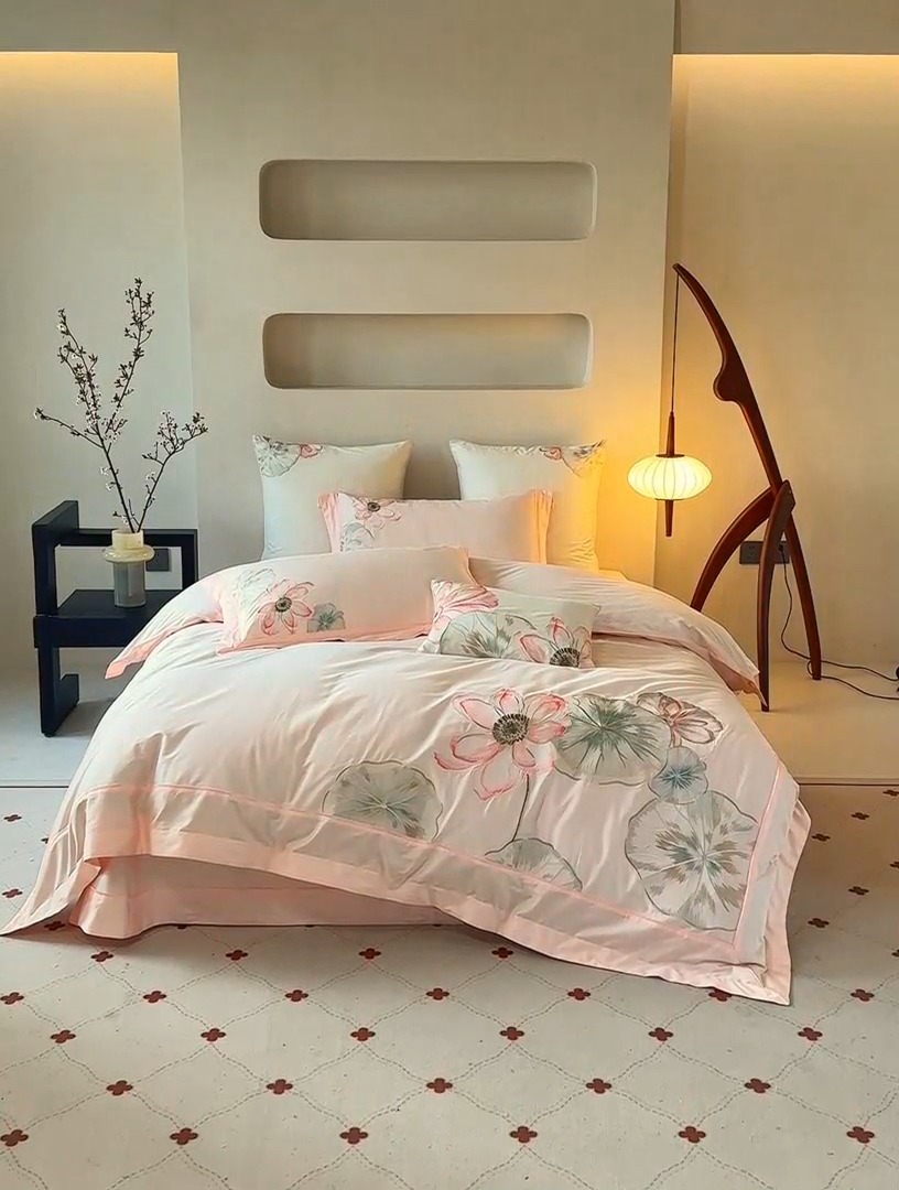 91家纺网 家纺一手货源 找家纺 【2025】50支50S长绒棉刺绣四件套新中式工艺款 荷塘月色玉 控价478-498元