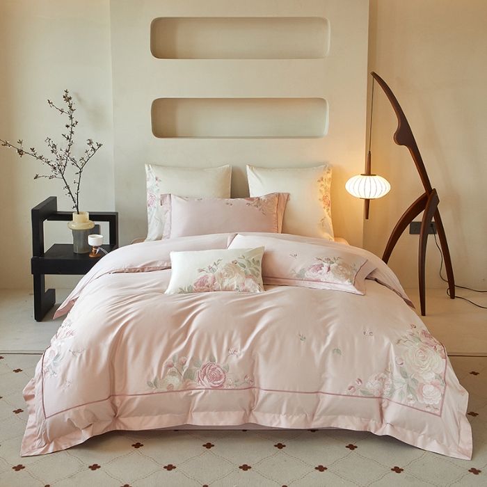 91家纺网 家纺一手货源 找家纺 【2025】50支50S长绒棉刺绣四件套新中式工艺款 温馨满园粉玉 控价478-498元