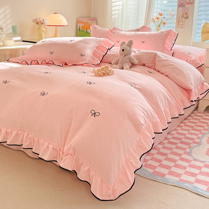 91家纺网 家纺一手货源 找家纺 苏米娜家纺2025春夏新品韩版花边款水洗棉四件套A类母婴级针织双层纱蝴蝶结绣花纯棉全棉床裙款四件套小香风 蝶儿飞飞-奶油粉