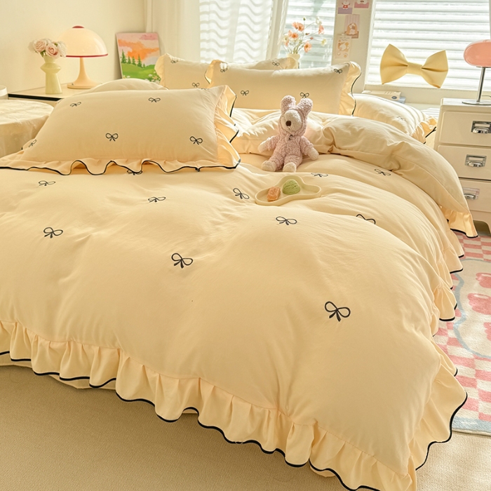 91家纺网 家纺一手货源 找家纺 苏米娜家纺2025春夏新品韩版花边款水洗棉四件套A类母婴级针织双层纱蝴蝶结绣花纯棉全棉床裙款四件套小香风 蝶儿飞飞-嫩黄