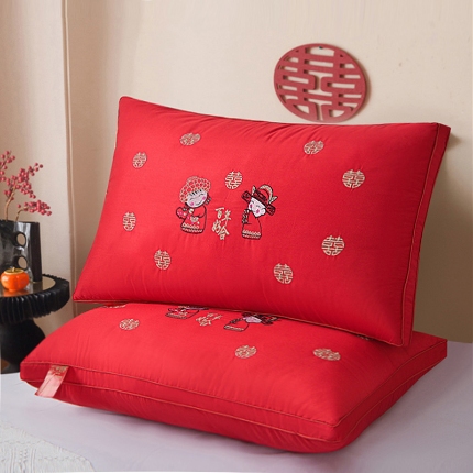 91家纺网 家纺一手货源 找家纺 全棉绣花婚庆枕芯 大红结婚枕 喜庆枕头 全棉羽丝枕 婚庆枕头 全棉枕芯