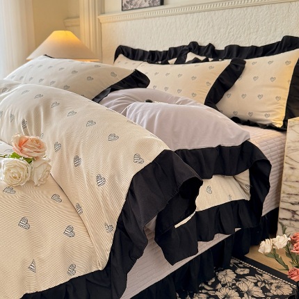 91家纺网 家纺一手货源 找家纺 苏米娜家纺法式A类母婴级针织双层纱床盖款四件套赫本风全棉纯棉麻泡泡棉小竺棉超柔水洗棉床单床盖款 赫本风-蝶舞