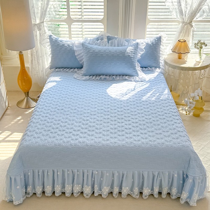 91家纺网 家纺一手货源 找家纺 苏米娜家纺2025春夏新品韩版甜美公主风全棉双层纱水洗棉床盖四件套刺绣针织棉双层纱纯棉棉麻全棉少女心夹棉床裙款夏被款床盖四件套 幻蝶-婴儿蓝