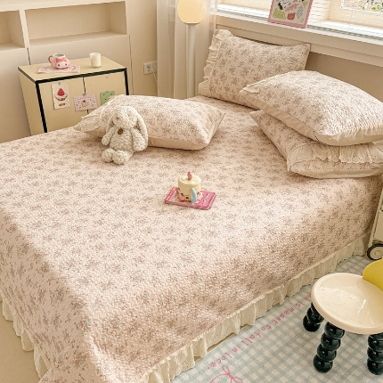 91家纺网 家纺一手货源 找家纺 （总）2025款全棉床盖花边款三件套ins清新风花卉系列床垫枕套四季通用床上用品