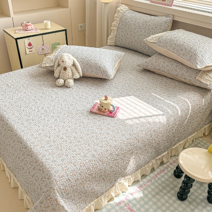 91家纺网 家纺一手货源 找家纺 （总）2025款全棉床盖花边款三件套ins清新风花卉系列床垫枕套四季通用床上用品