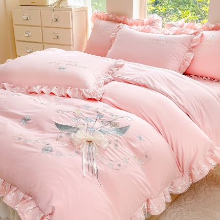 91家纺网 家纺一手货源 找家纺 （总）2025新款A类糯小棉床盖款床单款刺绣四件套 公主风立体花花边被套枕套