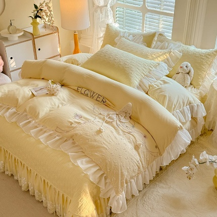 91家纺网 家纺一手货源 找家纺 （总）漫布云家纺2025春夏新品韩版甜美公主风全棉双层纱水洗棉床盖四件套刺绣针织棉双层纱纯棉棉麻全棉少女心夹棉床裙款夏被款床盖四件套