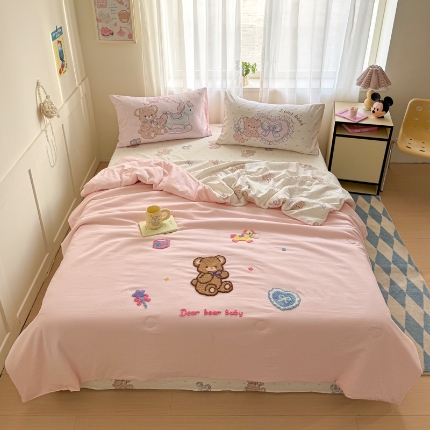 91家纺网 家纺一手货源 找家纺 左视觉  小清新卡通被子拍摄赏析