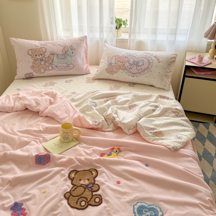 91家纺网 家纺一手货源 找家纺 左视觉  小清新卡通被子拍摄赏析