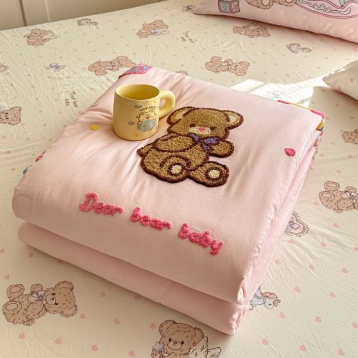 91家纺网 家纺一手货源 找家纺 左视觉  小清新卡通被子拍摄赏析