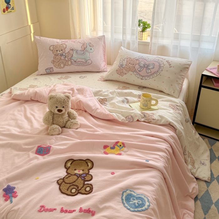 91家纺网 家纺一手货源 找家纺 左视觉  小清新卡通被子拍摄赏析