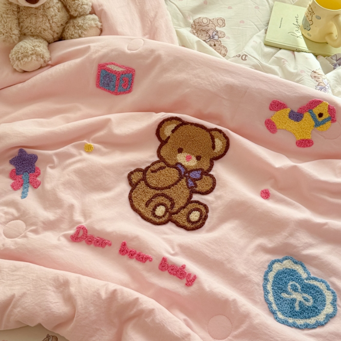 91家纺网 家纺一手货源 找家纺 左视觉  小清新卡通被子拍摄赏析