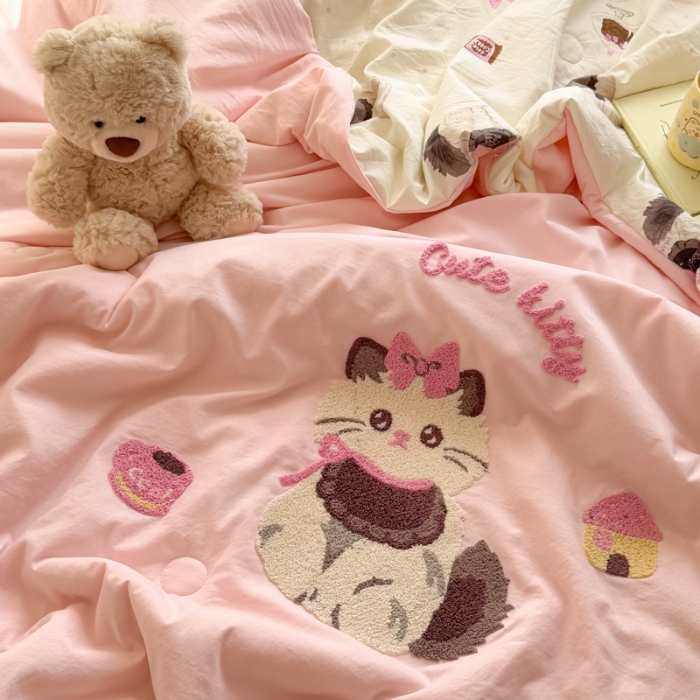 91家纺网 家纺一手货源 找家纺 左视觉  小清新卡通被子拍摄赏析