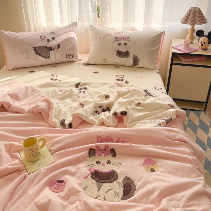 91家纺网 家纺一手货源 找家纺 左视觉  小清新卡通被子拍摄赏析