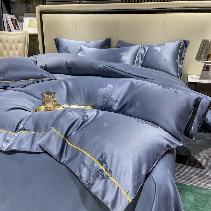 91家纺网 家纺一手货源 找家纺 （总）（总）经年 2025新款潮流熊60S贡缎提花水洗真丝冰丝天丝四件套直播爆款