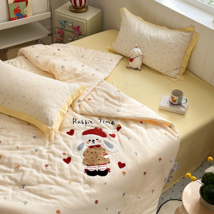 91家纺网 家纺一手货源 找家纺 左视觉  小清新卡通套件拍摄赏析