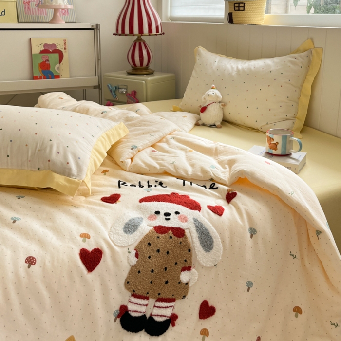 91家纺网 家纺一手货源 找家纺 左视觉  小清新卡通套件拍摄赏析