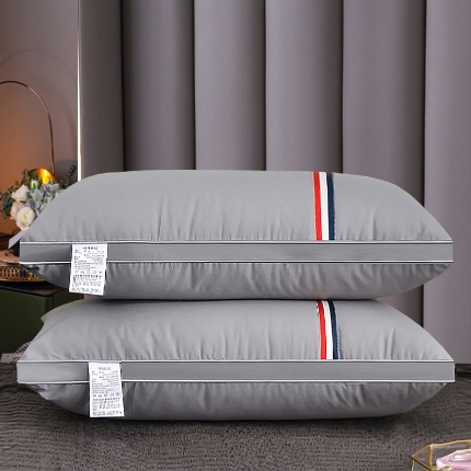 91家纺网 家纺一手货源 找家纺 兴丝露枕芯 全棉羽丝绒枕芯 羽丝枕 全棉枕芯 全棉彩条枕 婚庆枕头 中高枕 