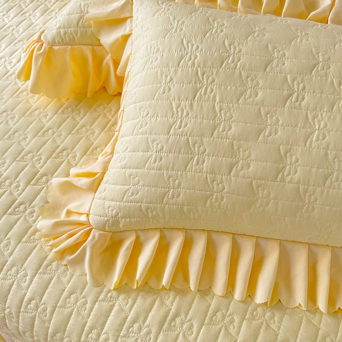 91家纺网 家纺一手货源 找家纺 漫布云家纺2025春夏新品韩版甜美公主风超柔水洗棉床盖四件套刺绣针织棉双层纱纯棉棉麻全棉少女心夹棉床裙款夏被款床盖  花夕-嫩黄 