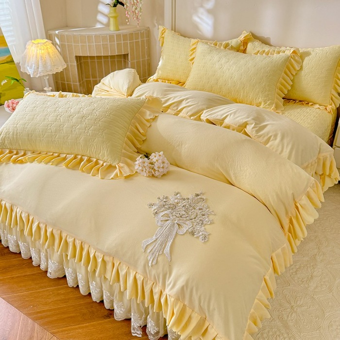 91家纺网 家纺一手货源 找家纺 漫布云家纺2025春夏新品韩版甜美公主风超柔水洗棉床盖四件套刺绣针织棉双层纱纯棉棉麻全棉少女心夹棉床裙款夏被款床盖  花夕-嫩黄 