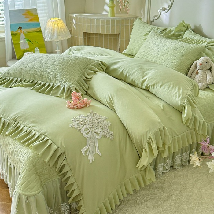 91家纺网 家纺一手货源 找家纺 漫布云家纺2025春夏新品韩版甜美公主风超柔水洗棉床盖四件套刺绣针织棉双层纱纯棉棉麻全棉少女心夹棉床裙款夏被款床盖 花夕-嫩芽绿 