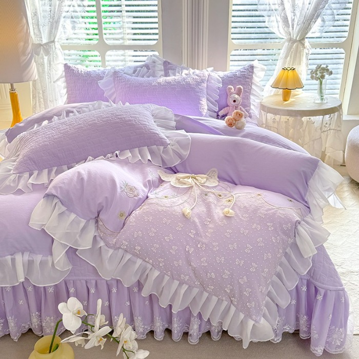 91家纺网 家纺一手货源 找家纺 苏米娜家纺2025春夏新品韩版甜美公主风全棉双层纱水洗棉床盖四件套刺绣针织棉双层纱纯棉棉麻全棉少女心夹棉床裙款夏被款床盖四件套 幻蝶-婴儿蓝 幻蝶-梦幻紫 