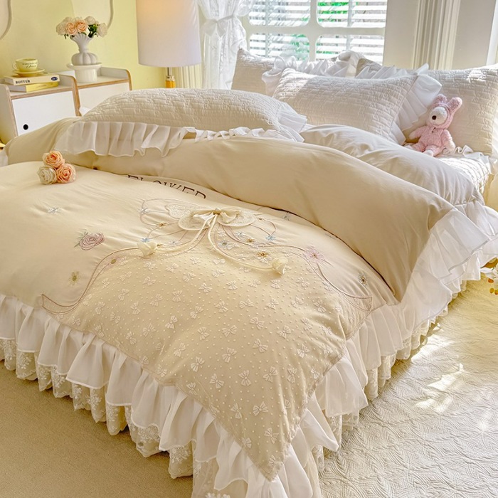 91家纺网 家纺一手货源 找家纺 苏米娜家纺2025春夏新品韩版甜美公主风全棉双层纱水洗棉床盖四件套刺绣针织棉双层纱纯棉棉麻全棉少女心夹棉床裙款夏被款床盖四件套 幻蝶-婴儿蓝 幻蝶—奶油白 