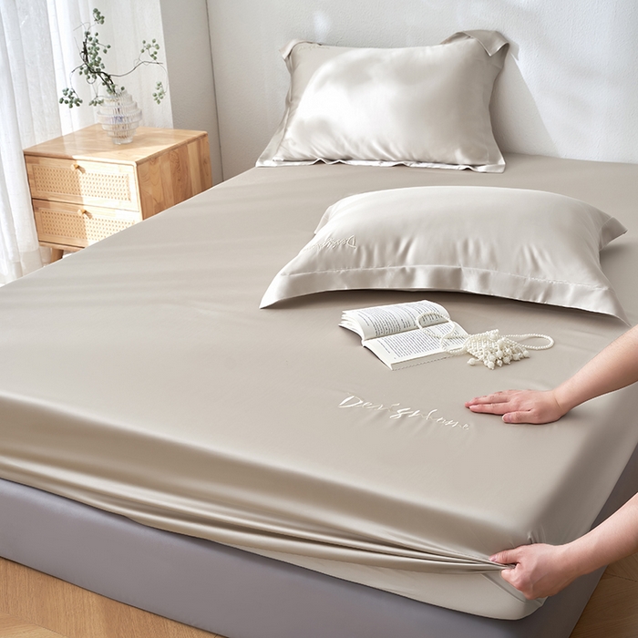 91家纺网 家纺一手货源 找家纺 黛舒家居 2025新款60S兰精天丝纯色简绣单床笠 素灰