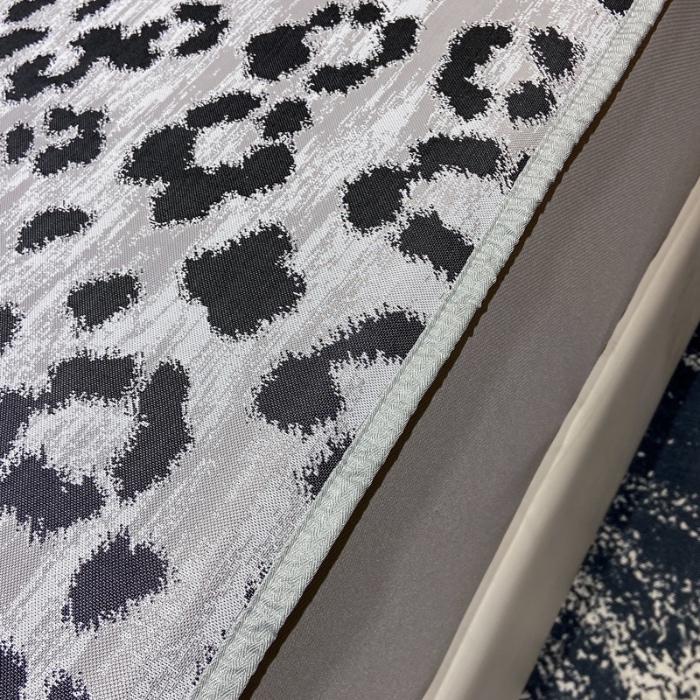 91家纺网 家纺一手货源 找家纺 蝶帕家纺 2025新品A类PE高分子乙纶复合三明治提花冰丝席 豹纹 床笠