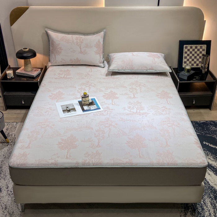 91家纺网 家纺一手货源 找家纺 蝶帕家纺 2025新品A类PE高分子乙纶复合三明治提花冰丝席 林间秘境-粉 床笠