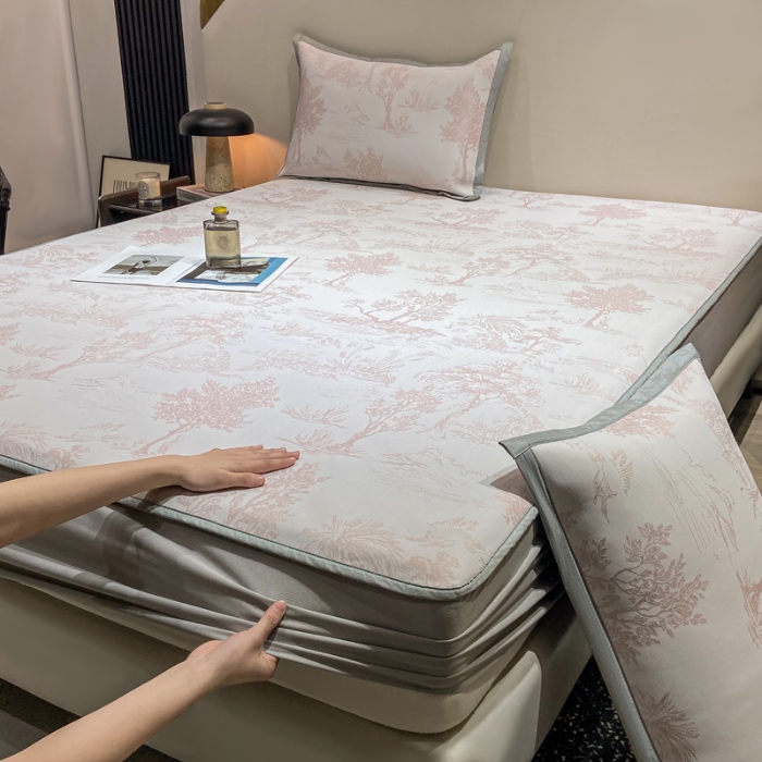 91家纺网 家纺一手货源 找家纺 蝶帕家纺 2025新品A类PE高分子乙纶复合三明治提花冰丝席 林间秘境-粉 床笠